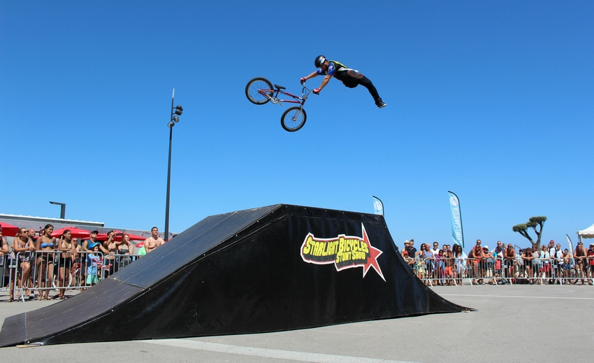 Starlight bmx propose des spectacles de vélo acrobatique et des show de vtt trial